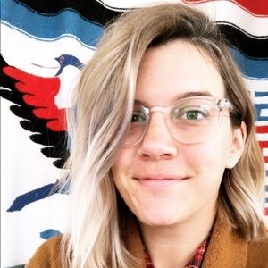 Meet your Posher, Lauren